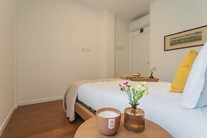 Como Volta Square With Terrace by Rent all Como