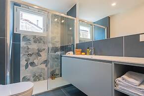Como Volta Square With Terrace by Rent all Como