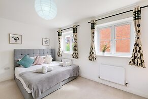 Foxherne 6 Bed & 3 Bath Serviced Hse -20