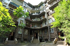 Hidden History - Modern Split-Level