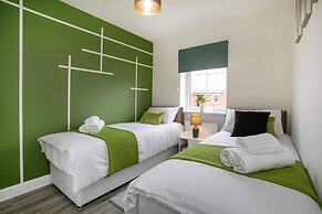 Fern Green Close