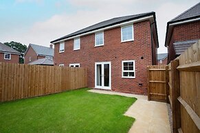 Fern Green Close