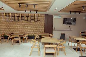 Grayville Hotels and Bistro