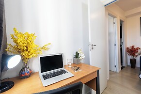 Modern, complete with Office, AC, and Gym