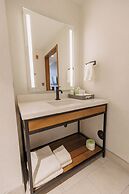 Highpoint Hotel