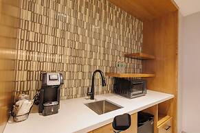 Highpoint Hotel