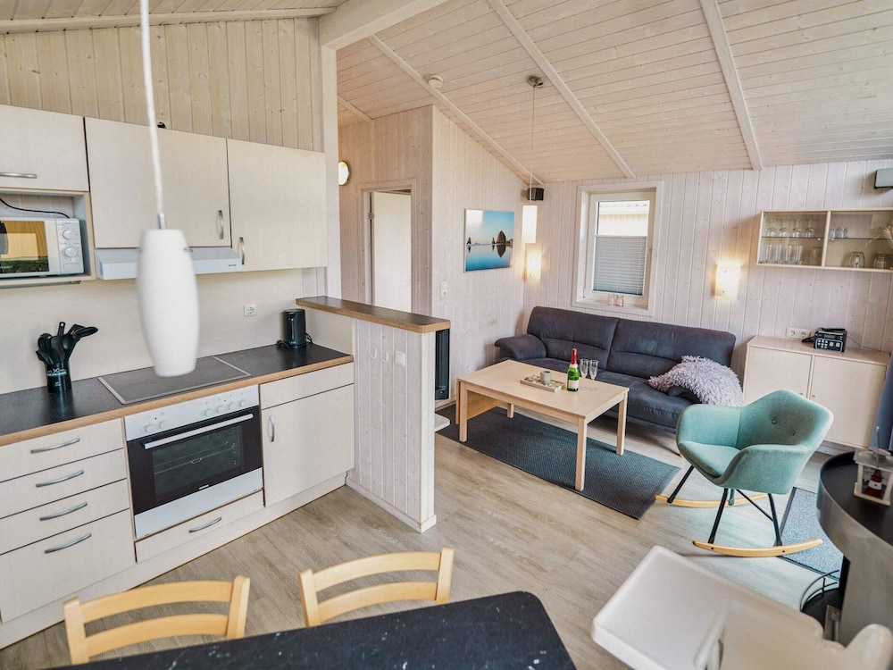 4 Star Holiday Home in Friedrichkoog