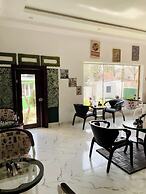 6129 Luxzri Apartment