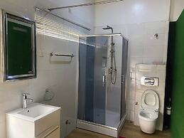 6129 Luxzri Apartment