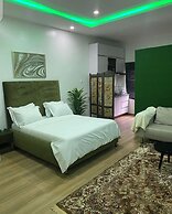 6129 Luxzri Apartment