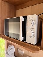 2 Bed Caravan - Sleeps 6 - Pet Friendly, Parking