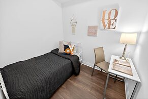 RivetStays - The Westmount Suites