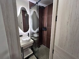 Hotel Ryo 74B Suites