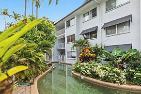 Cairns Tropical Bliss Swim In - Out Apt