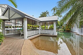 Cairns Tropical Bliss Swim In - Out Apt