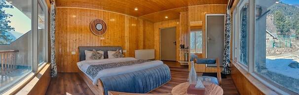 Xenious White House Eco Resort