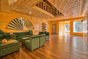 Xenious White House Eco Resort