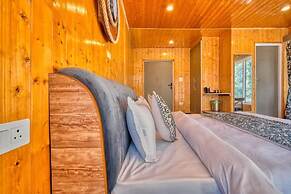 Xenious White House Eco Resort