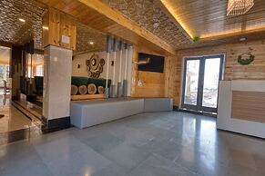 Xenious White House Eco Resort