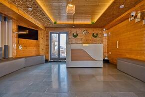 Xenious White House Eco Resort
