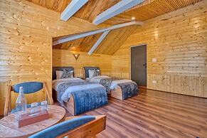 Xenious White House Eco Resort