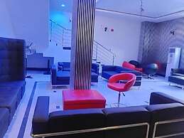 Omni Grand Hotel & Conference Centre