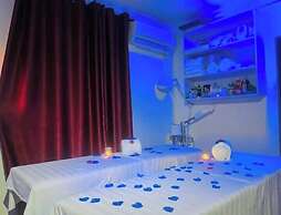 Omni Grand Hotel & Conference Centre