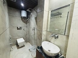 Hotel Sayari Inn