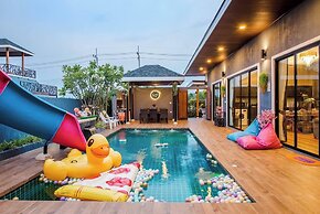 Sky Blue Private Pool Villa, Near Cham Am Beach