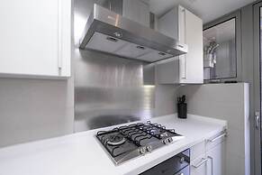 Tyms Stylish 3BR 2BA Apt Xujiahui Metro