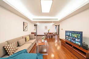 Tyms Premium 3BR 2BA Apt Walk to Metro