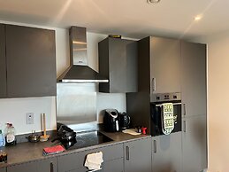 Tranquil Dartford Apartment Retreat