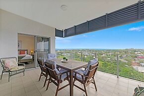 Zen Coastline Pool - Balcony Dining - Seaview