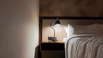 F HOTELS