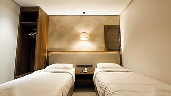 F HOTELS