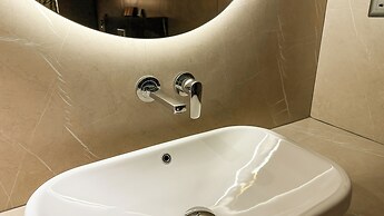 F HOTELS