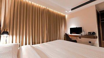 F HOTELS