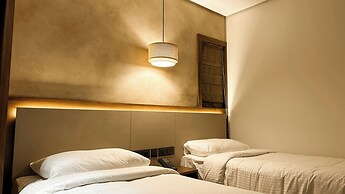 F HOTELS