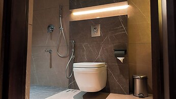F HOTELS