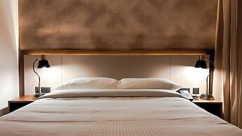 F HOTELS