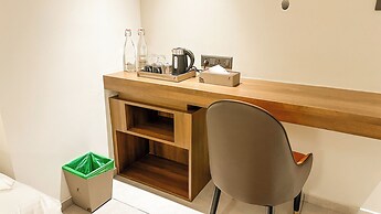 F HOTELS