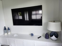 Couples' Haven - 2 Bedrooms