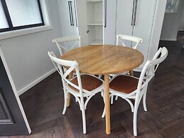 Couples' Haven - 2 Bedrooms