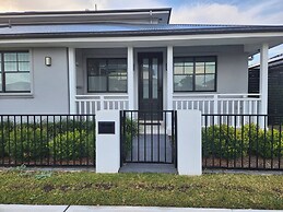 Couples' Haven - 2 Bedrooms