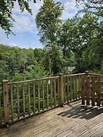 145 Woodside View