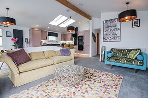 Minack Lodge