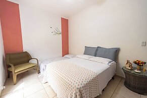 Casa com rea Gourmet e Quintal a 200 m da Praia