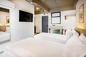 Hotel Attic 33