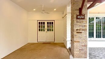 Valley 41 - 2 bdr Private Villa Near Phuket Town