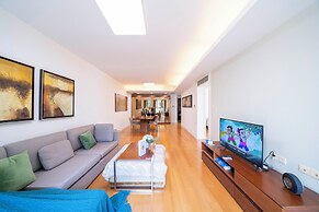 Tyms Luxury 2BR 1BA Apt Xujiahui Shops